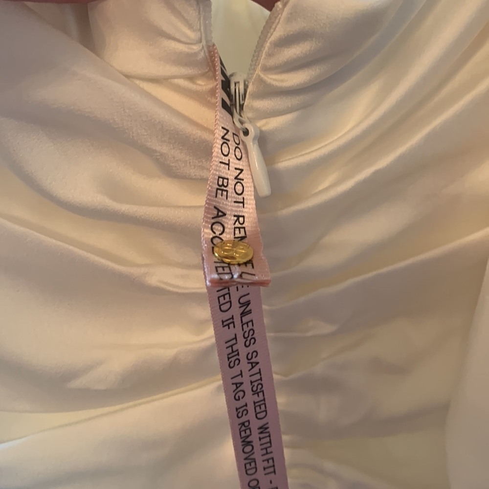 HOUSE OF CB NANSHUKA GOWN - Picture 8 of 9